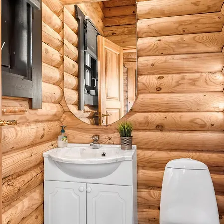 Well-maintained Log House With Hot Tub, Sauna And Covered Terrace In Thy Kollerup