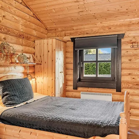 Casa de Férias Well-maintained Log House With Hot Tub, Sauna And Covered Terrace In Thy *