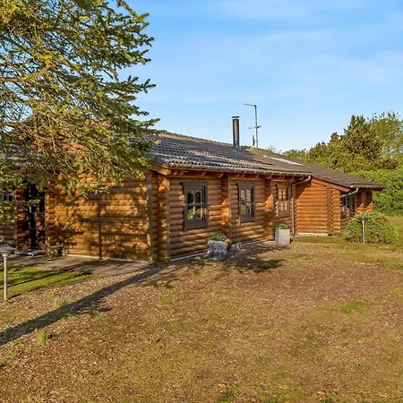 Well-maintained Log House With Hot Tub, Sauna And Covered Terrace In Thy *