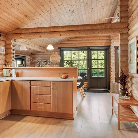 Well-maintained Log House With Hot Tub, Sauna And Covered Terrace In Thy Kollerup