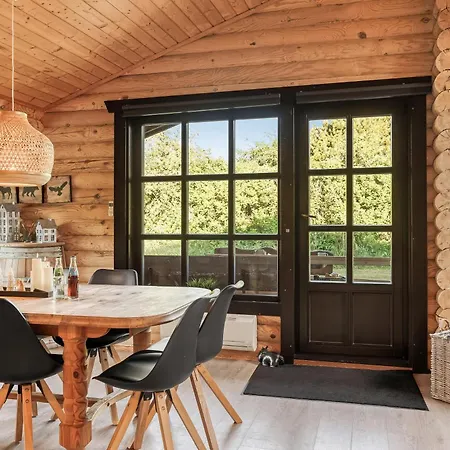 Well-maintained Log House With Hot Tub, Sauna And Covered Terrace In Thy Kollerup